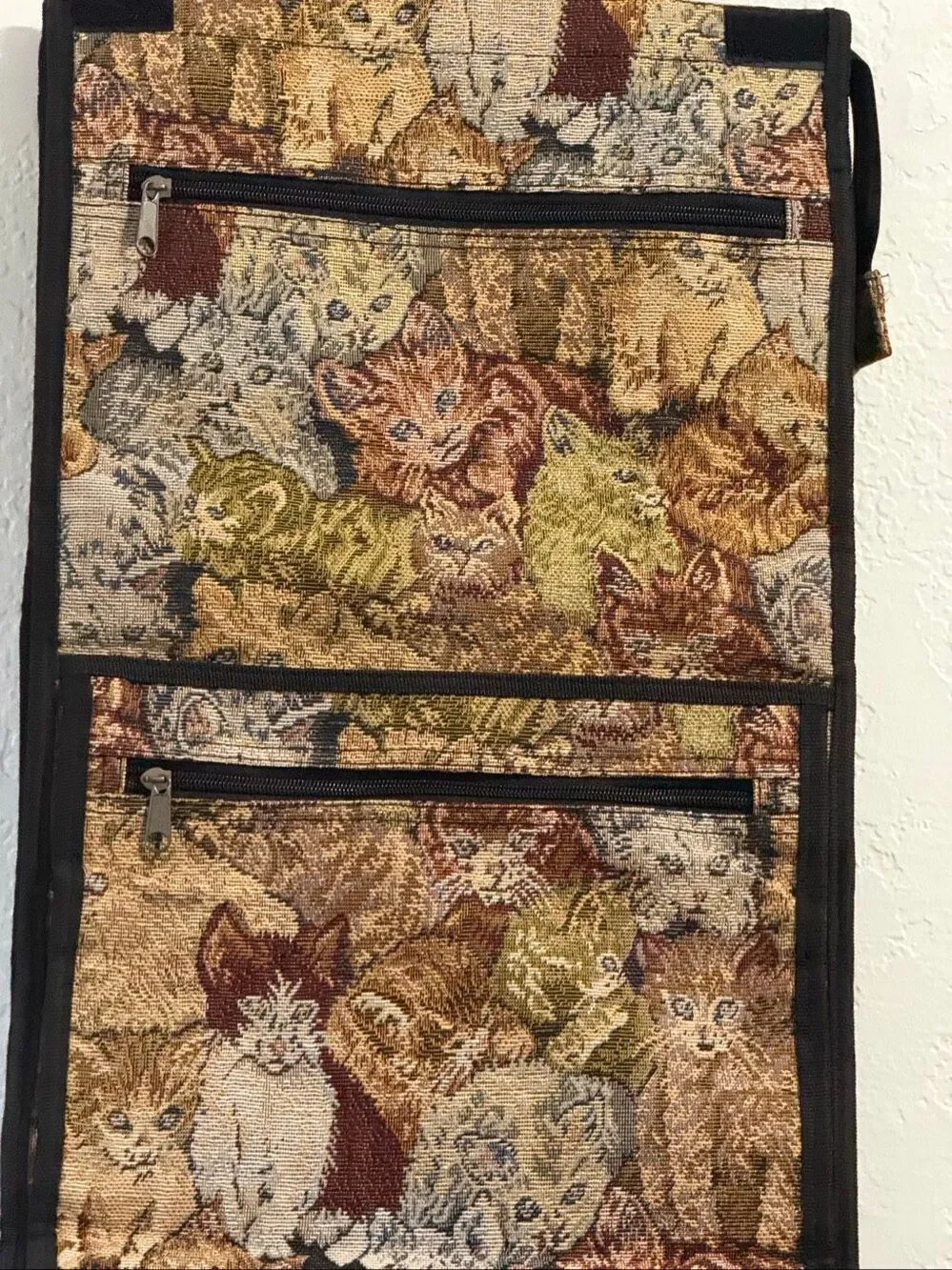 Vintage Cat Tapestry ALFA Portable Travelgear Fold Up Bag W/Rollers luggage